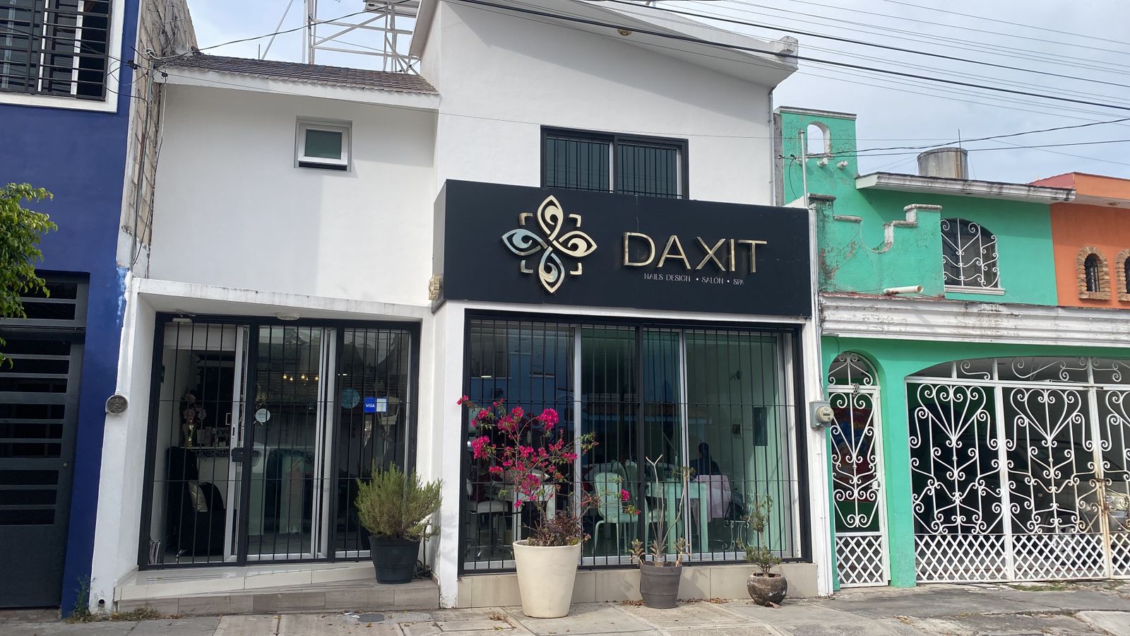 Fachada oficial de DAXIT Nails en Ciudad del Valle